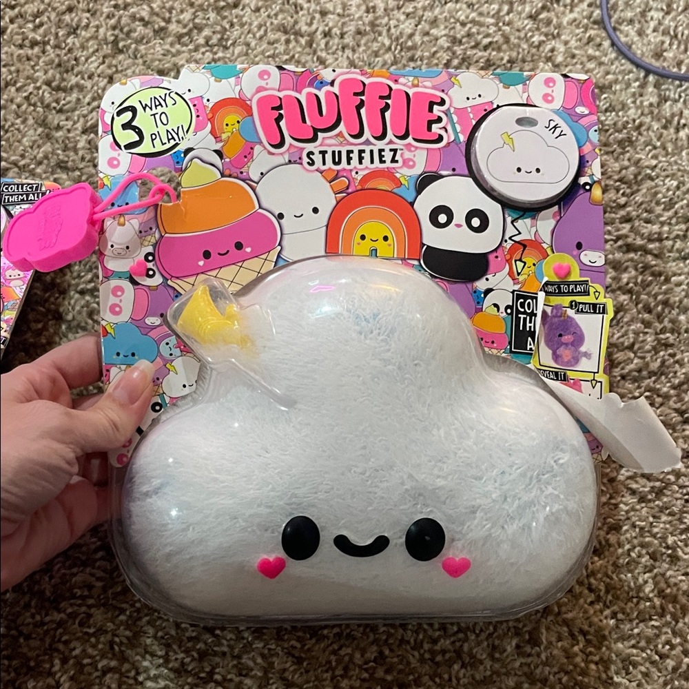 Fluffie Stuffiez 3 in 1 fidget toy and stuffed animals!